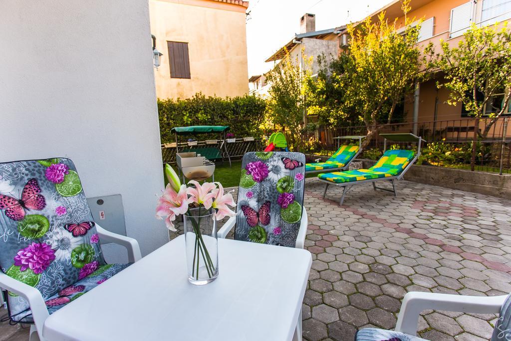 Apartman Nikolic 2 Lägenhet Kaštela Exteriör bild