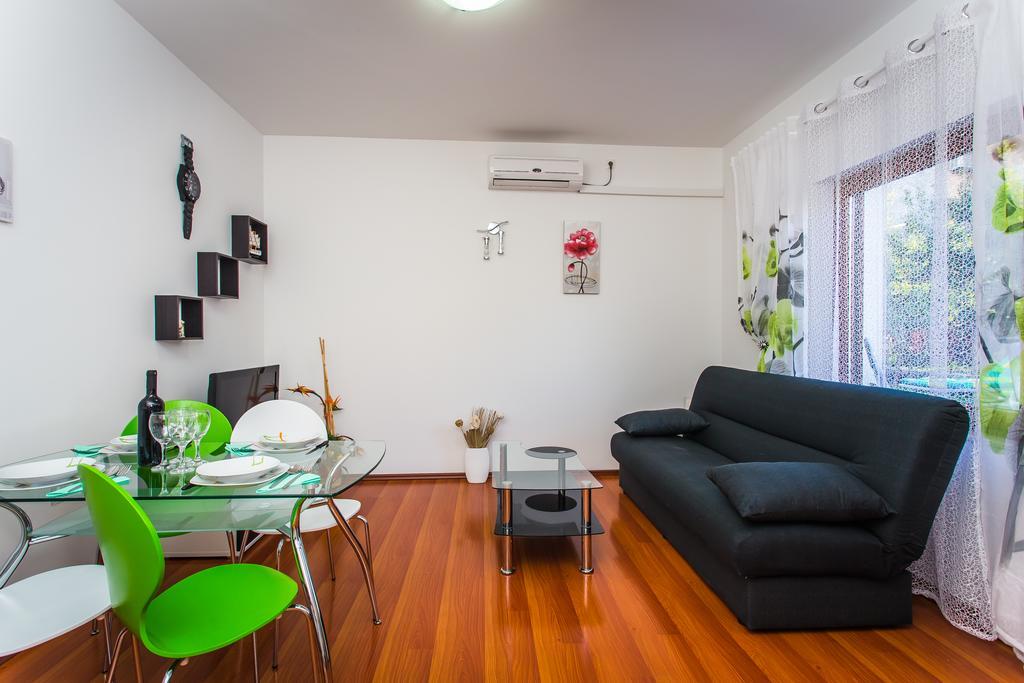 Apartman Nikolic 2 Lägenhet Kaštela Exteriör bild